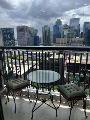 Own this Cozy 2-Bedroom Overlooking BGC Skyline at One Maridien