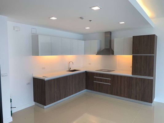 West Gallery Place 1Bedroom unit with parking slot