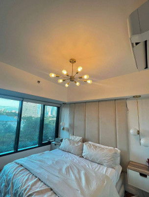One Rockwell East 1BR unit with parking