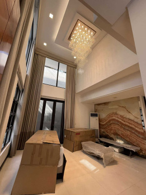 Grab this Spacious Single-Detached Townhouse in New Manila