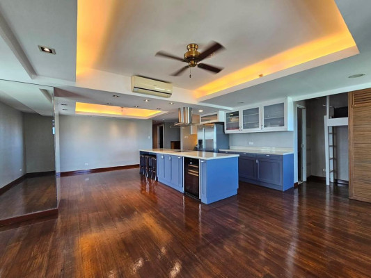 A Stylish 3 Bedroom Condo for Sale in The Grove, Rockwell