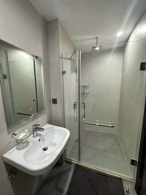 1-Bedroom Luxury Condo unit is up FOR SALE