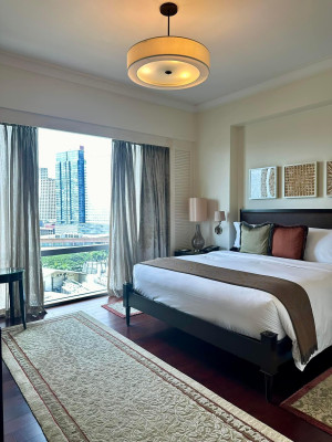 A Dazzling Condo Unit for Sale in Raffles Makati.