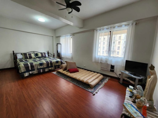 3 Bedroom Condo Unit For Sale Located at Sarasota, Newport City