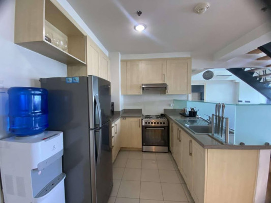 2 BEFROOM LOFT TYPE AT ONE ROCKWELL WEST