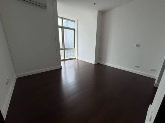 West Gallery Place 1Bedroom unit with parking slot