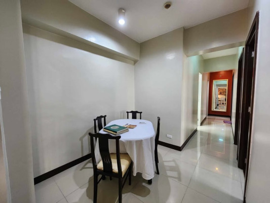3 Bedroom Condo Unit For Sale Located at Sarasota, Newport City