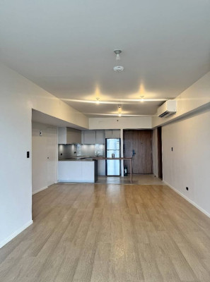 2 BEDROOM UNIT WITH BALCONY AT SHANG RESIDENCES WACKWACK