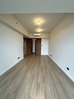 2 BEDROOM UNIT WITH BALCONY AT SHANG RESIDENCES WACKWACK