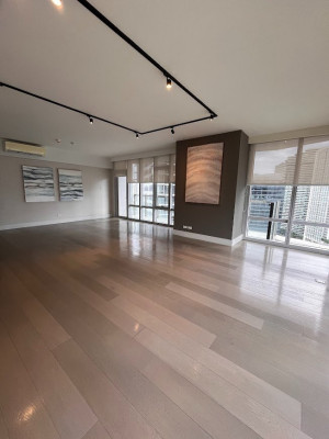 3 Bedroom in Sakura Tower For Sale
