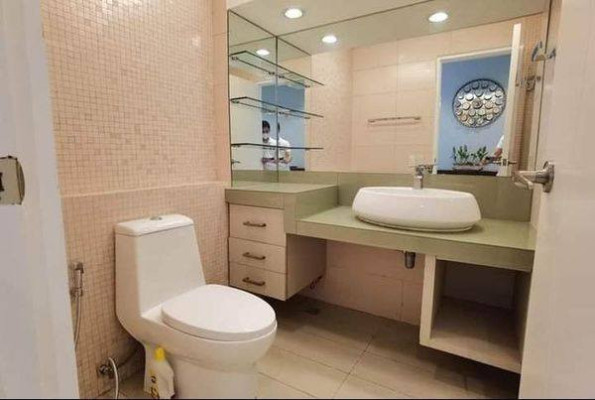 2BR unit in One Serendra Facing East Tower with 2parking slots