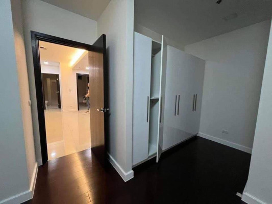 East Gallery Place 2BR unit with parking Condo for Sale