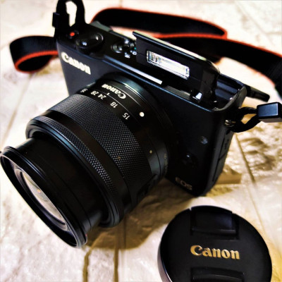 Canon EOS M10 Camera Made in Japan