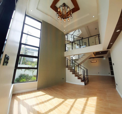 Greenwoods Pasig Corner House For sale