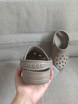 Crocs Classic Clog in Khaki