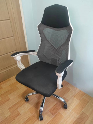 FOR SALE MESH GAMING CHAIR