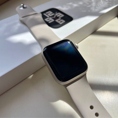 Apple Watch SE 2nd Gen 40mm GPS Starlight