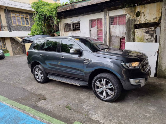 2017 Ford Everest