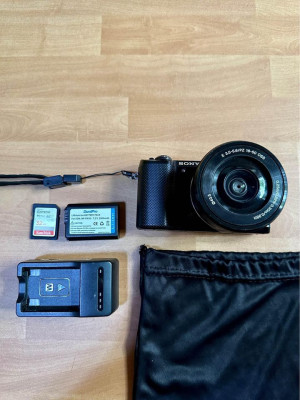 SONY ALPHA A5000 CAMERA