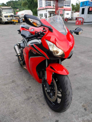 HONDA CBR 1000rr FIREBLADE 2011/2019 - "PRISTINE CONDITION"....