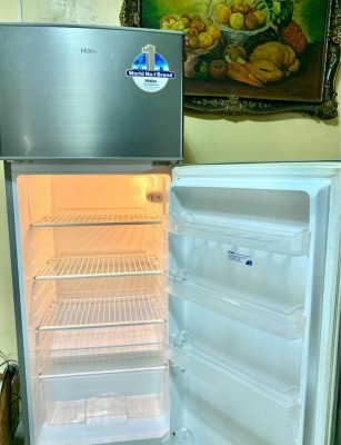 HAIER TWO DOOR REFRIGERATOR