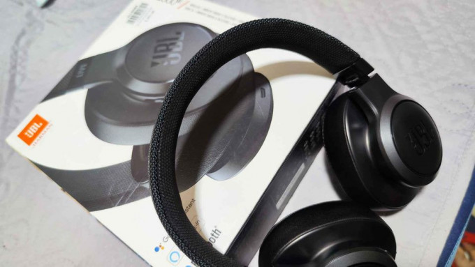 JBL Live 500 Bluetooth Headphones