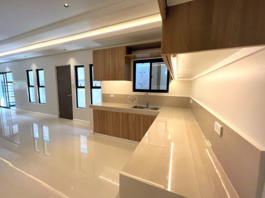 Brilliant Bungalow For Sale in BF Homes, Parañaque