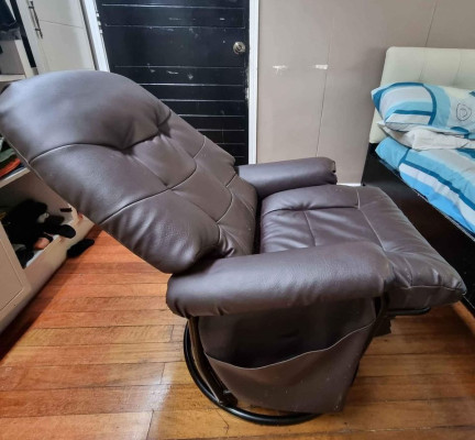 Reclining Lounge Chair