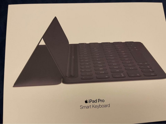 ipad pro smart keyboard (SIZE 10.5)