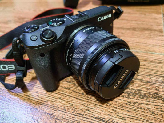 CANON EOS M3