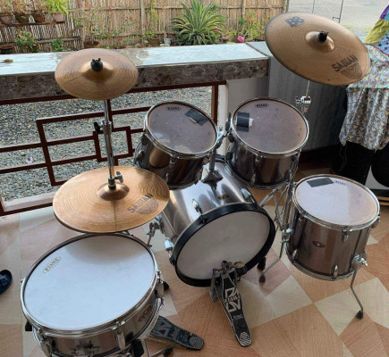 For sale Tama Imperialstas Drum Set Sabian Cymbals with Throne