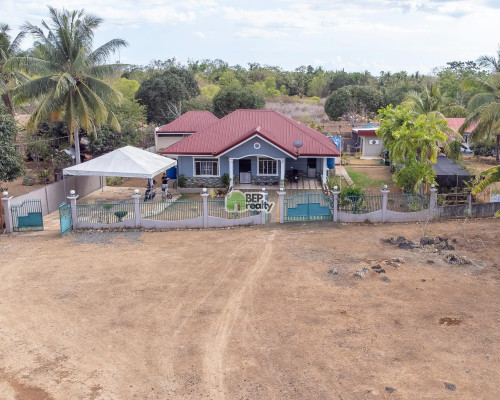 Residential house with swimming pool