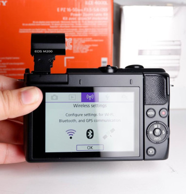 Canon M200 2 Lens Mirrorless 4k UHD video for vlog latest