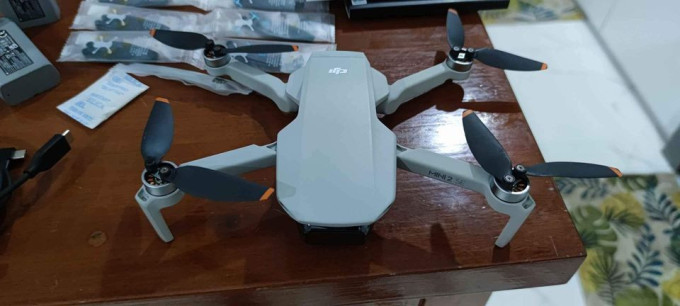 FS: DJI Mini 2 SE - Fly More Combo