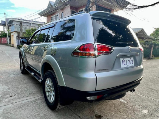 2012 Mitsubishi Montero gls v at