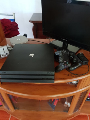PS4 PRO