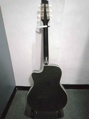 2nd Hand Acoustic Guitar