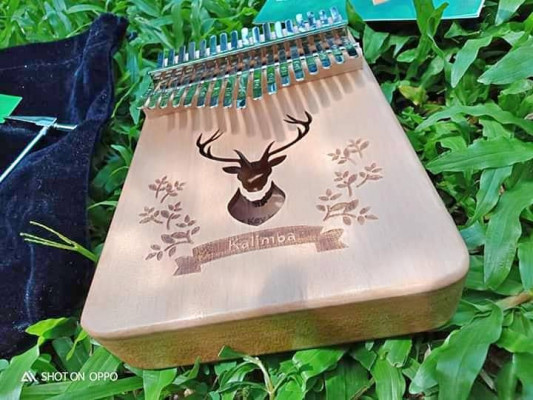 KALIMBA ON HAND