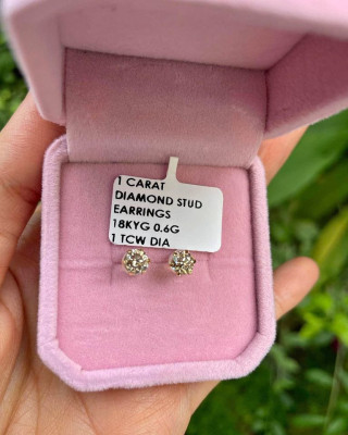 1 carat total Diamond Stud Earrings in 18K yellow gold