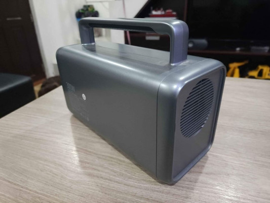 Powerstation 300 Watts / 256 Watt hours / Yoobao En300Wlpd