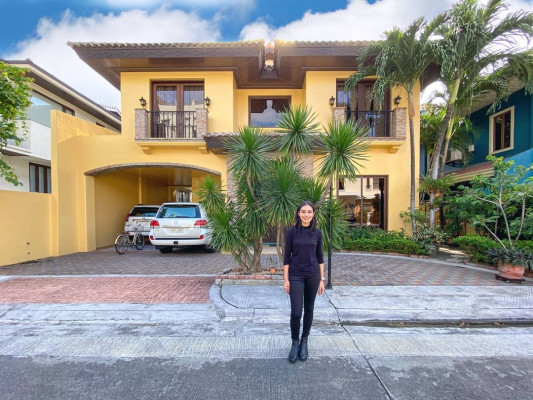 Beautiful Filipino Mediterranean Villa with Sustainable Green Architecture ⠀