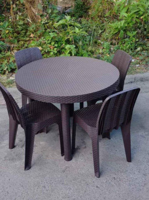 ROUND TABLE AND CHAIR SETS