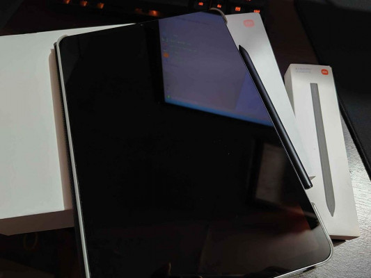 Xiaomi Mi Pad 5 with Xiaomi Stylus Pen