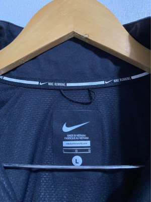 NIKE WINDBREAKER