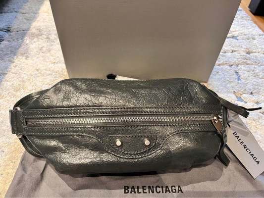 Balenciaga Lift Men’s Gray Leather Cross Body