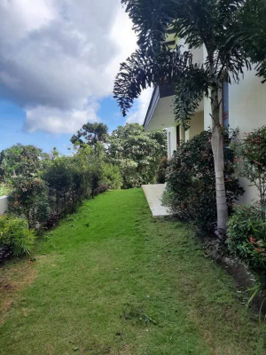 VACATION HOUSE AND LOT FOR SALE