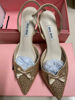 Miu Miu size 40 EU (250mm)