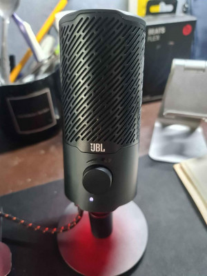 JBL Quantum Stream - Gaming Microphone Condenser