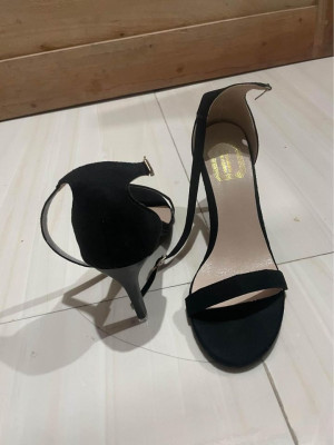 Brandnew block pointed heels size 7 only