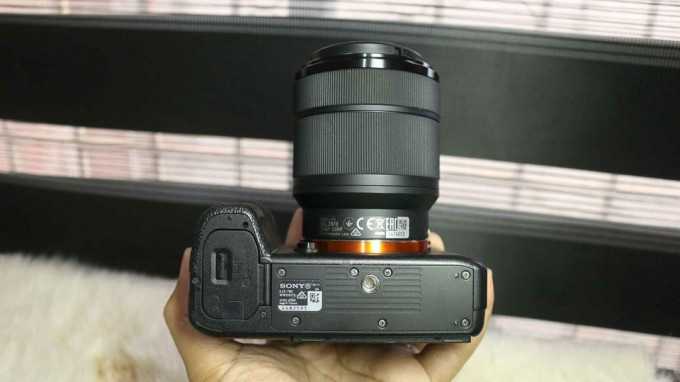 Sony A7ii with 28-70mm Kit Lens (22k SC)(Mint Condition)(Lots of Freebies)